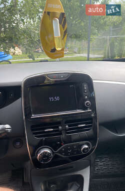 Хэтчбек Renault Zoe 2018 в 