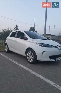 Хэтчбек Renault Zoe 2015 в 