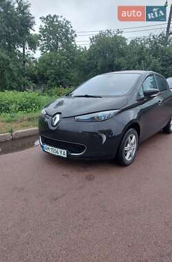 Хэтчбек Renault Zoe 2015 в 