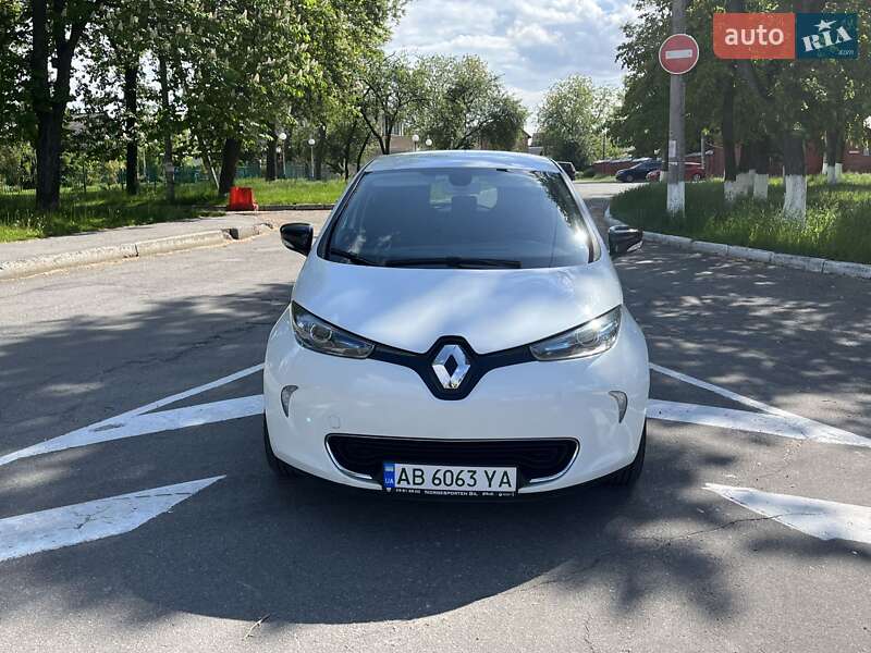 Хэтчбек Renault Zoe 2017 в 