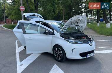 Хэтчбек Renault Zoe 2017 в 
