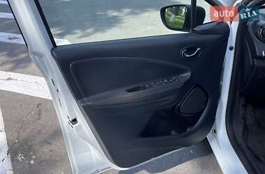 Хэтчбек Renault Zoe 2017 в 