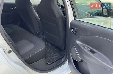 Хэтчбек Renault Zoe 2017 в 