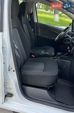 Хэтчбек Renault Zoe 2017 в 