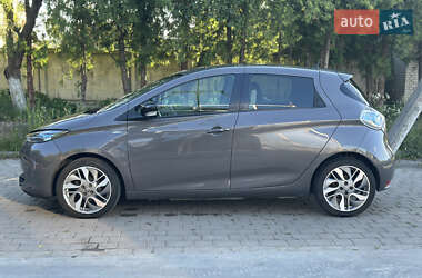 Хетчбек Renault Zoe 2016 в 