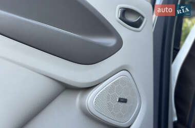 Хетчбек Renault Zoe 2016 в 