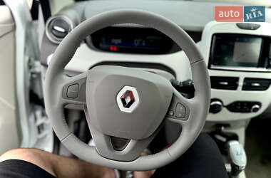 Хэтчбек Renault Zoe 2019 в 