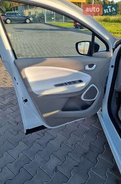 Хэтчбек Renault Zoe 2012 в 