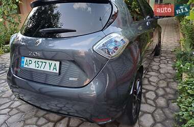 Хэтчбек Renault Zoe 2017 в 