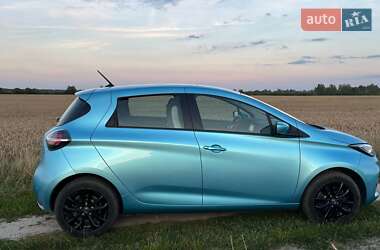 Хэтчбек Renault Zoe 2021 в 