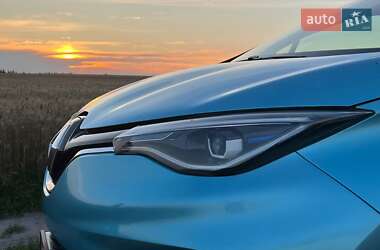 Хэтчбек Renault Zoe 2021 в 