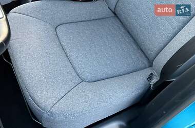 Хэтчбек Renault Zoe 2021 в 