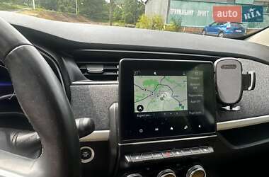 Хэтчбек Renault Zoe 2021 в 