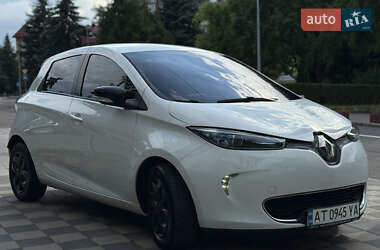 Хэтчбек Renault Zoe 2015 в 