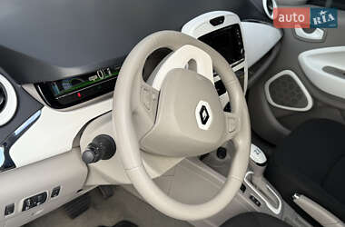Хэтчбек Renault Zoe 2015 в 