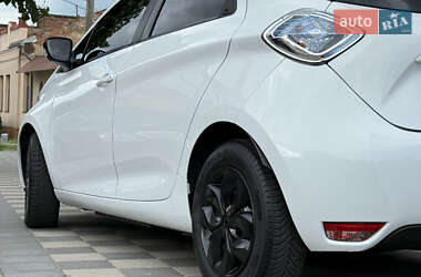 Хэтчбек Renault Zoe 2015 в 