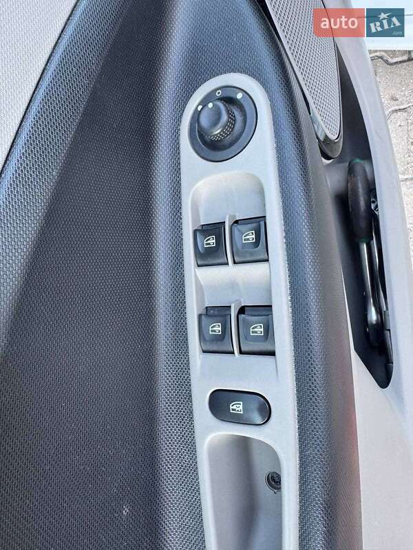 Хэтчбек Renault Zoe 2016 в Хмельницком фото 25 Хэтчбек Renault Zoe 2016 в Хмельницком