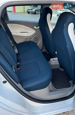 Хэтчбек Renault Zoe 2013 в 