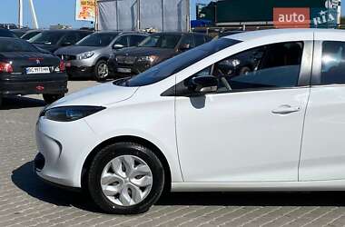 Хэтчбек Renault Zoe 2015 в 