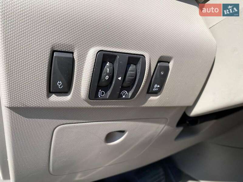 Хэтчбек Renault Zoe 2015 в Львове