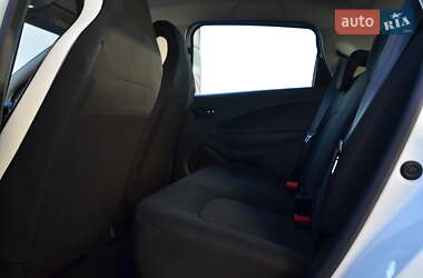 Хэтчбек Renault Zoe 2021 в 