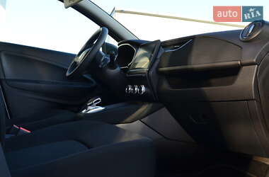 Хэтчбек Renault Zoe 2021 в 