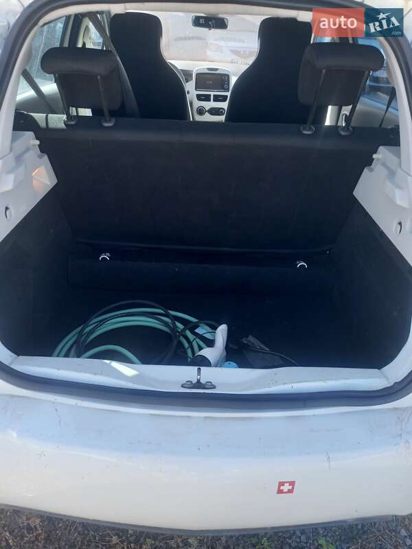 Хэтчбек Renault Zoe 2015 в Сокале фото 10 Хэтчбек Renault Zoe 2015 в Сокале