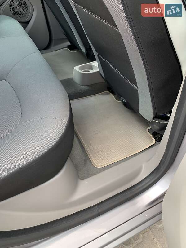 Хэтчбек Renault Zoe 2015 в Ровно