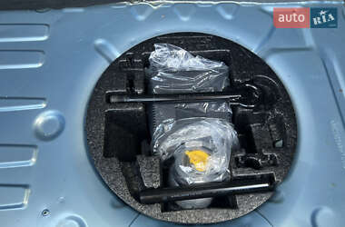 Хэтчбек Renault Zoe 2013 в 