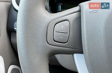 Хэтчбек Renault Zoe 2013 в 