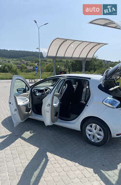 Хэтчбек Renault Zoe 2017 в 
