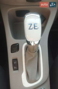 Хэтчбек Renault Zoe 2019 в 
