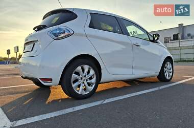Хэтчбек Renault Zoe 2016 в 