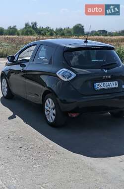 Хэтчбек Renault Zoe 2015 в 