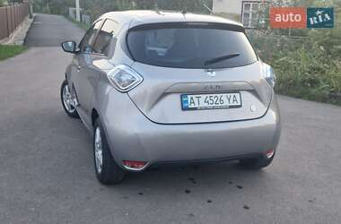 Хэтчбек Renault Zoe 2015 в 