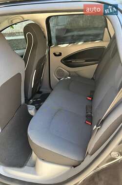 Хэтчбек Renault Zoe 2014 в 