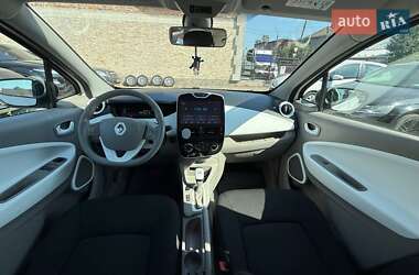 Хэтчбек Renault Zoe 2017 в 
