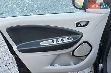 Хэтчбек Renault Zoe 2016 в 