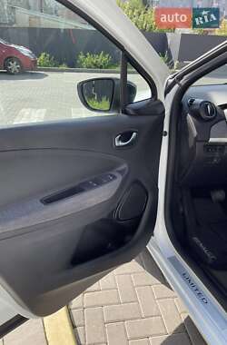 Хэтчбек Renault Zoe 2021 в 
