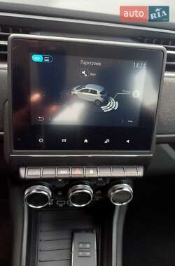 Хэтчбек Renault Zoe 2020 в 