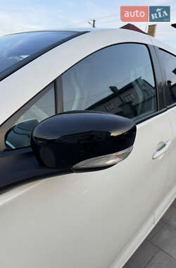 Хэтчбек Renault Zoe 2015 в 