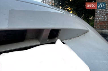 Хэтчбек Renault Zoe 2020 в 
