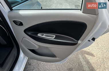 Хэтчбек Renault Zoe 2014 в 