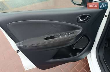 Хэтчбек Renault Zoe 2017 в 