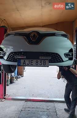 Хэтчбек Renault Zoe 2021 в 