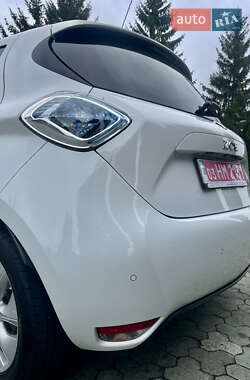 Хэтчбек Renault Zoe 2017 в 