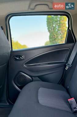 Хэтчбек Renault Zoe 2017 в 