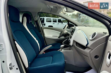 Хэтчбек Renault Zoe 2014 в 