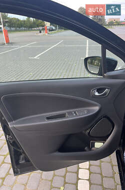 Хэтчбек Renault Zoe 2020 в 