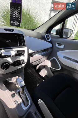 Хэтчбек Renault Zoe 2019 в 